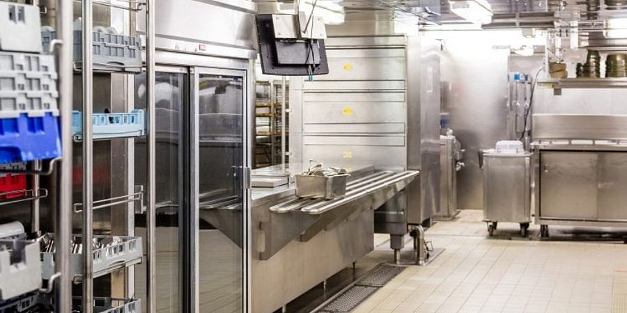 https://cdn2.gofoodservice.com/cms/10-signs-its-time-to-replace-your-commercial-dishwasher.41590713.jpg