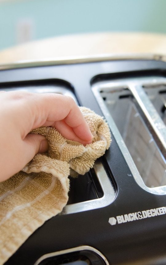 Hack #80: An easy way to clean your toaster