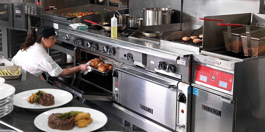 Choosing the Right Range Top Configuration for Your Restaurant