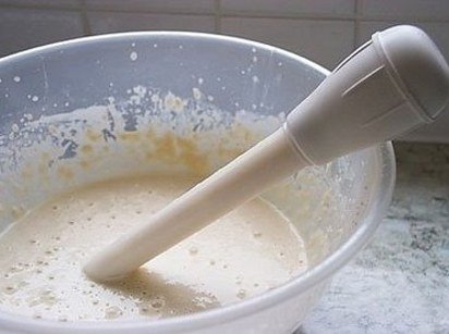 Hack #105: Use a turkey baster to squeeze shapes out of pancake batter