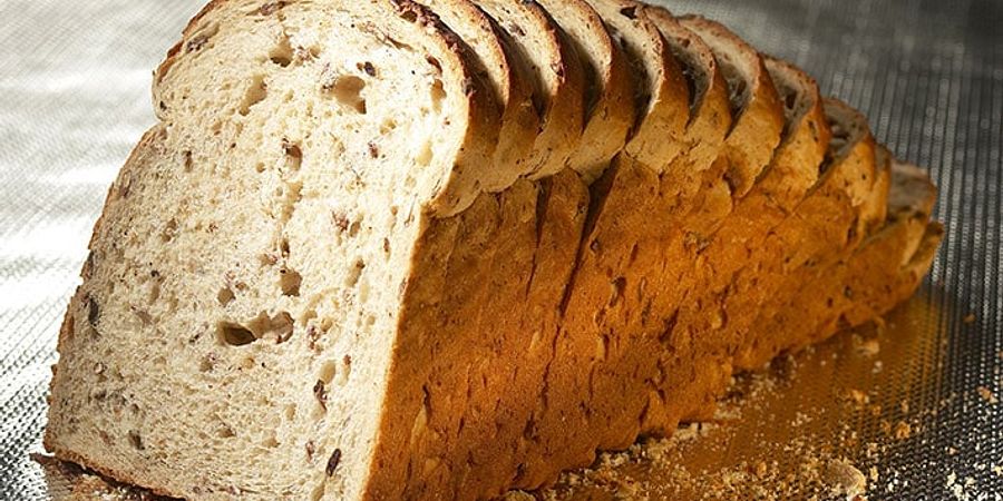 Your Guide to Buying an Industrial Bread Slicing Machine