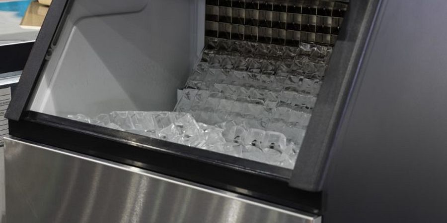 Ice store machine cleaning