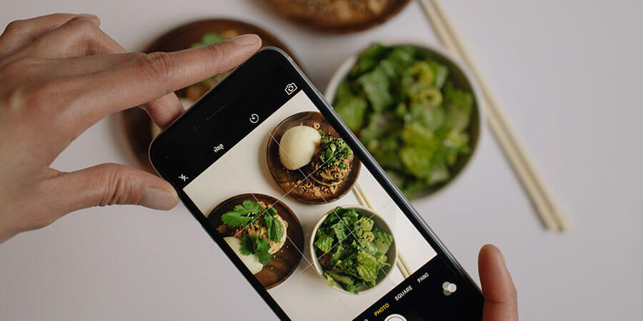 Instagram Food Photo Taking Banner