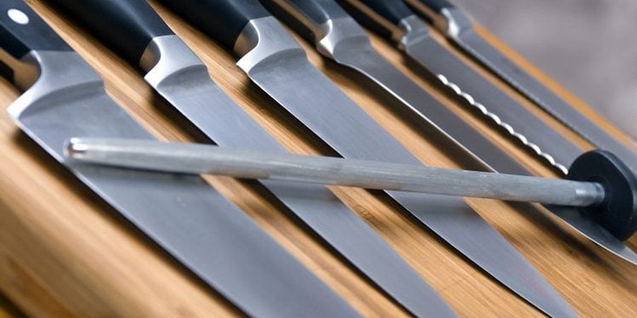 Essential Kitchen Knives For a Commercial Kitchen