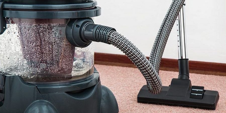 What Should I Look For in a Commercial Vacuum Cleaner in 2021? Banner