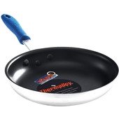 5813830 Browne Foodservice, 10" Non-Stick Thermalloy Aluminum Fry Pan w/ Silicone Handle