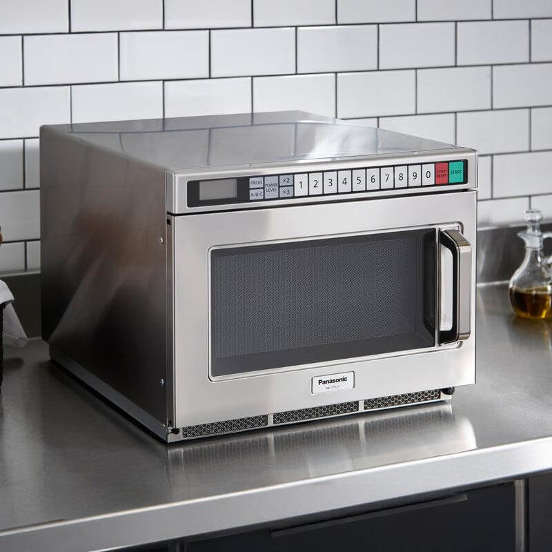 Panasonic NE-17521, 1.7 kW Medium Duty Commercial Microwave Oven
